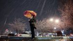 МЧС: Мокрый снег с порывами ветра продолжится в российской столице еще сутки